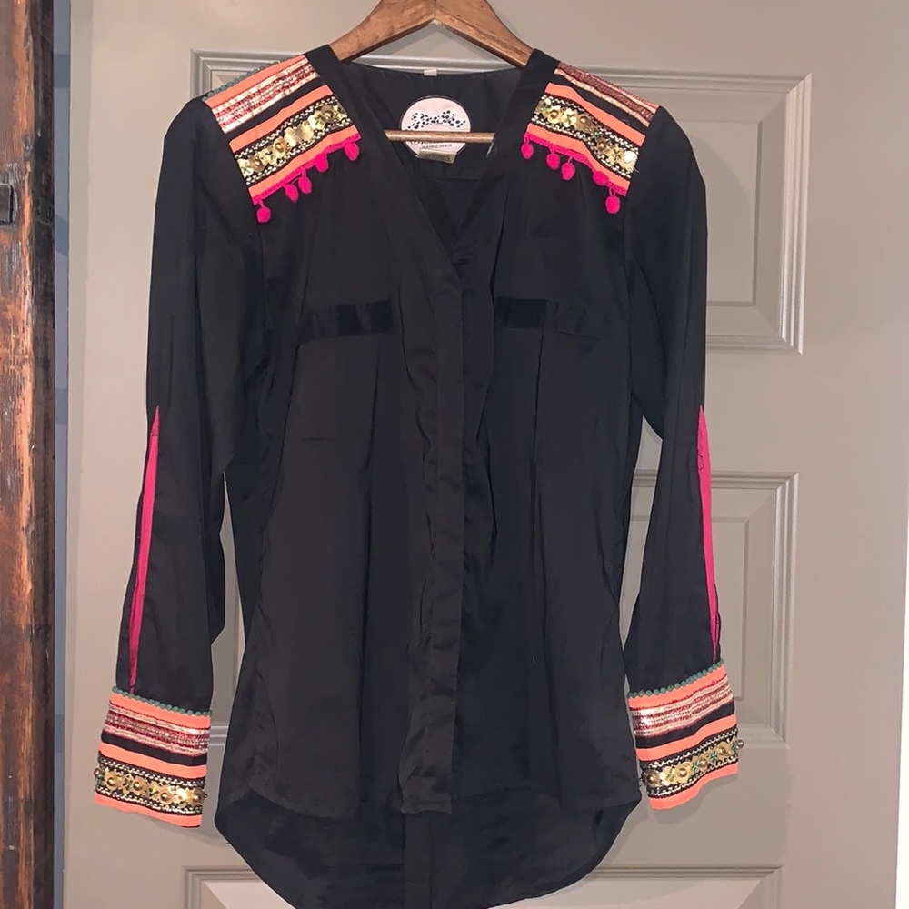 Glitter detail matador style shirt size 4